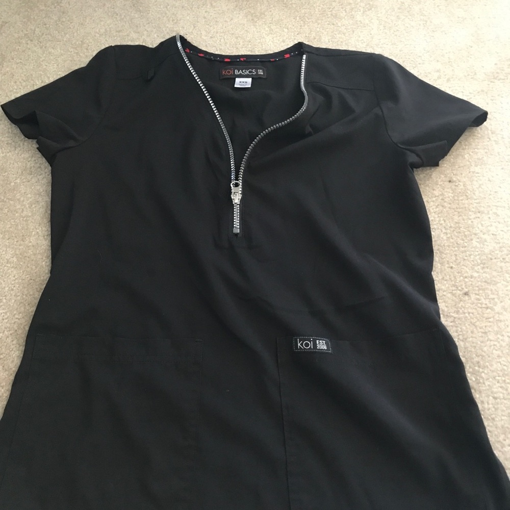 Scrub tops - Picture 3 of 3